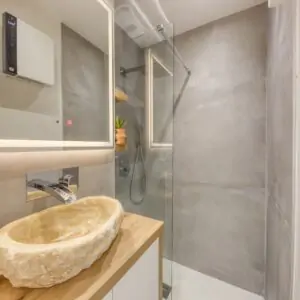 Rénovation salle de bain Annecy : guide complet Invest Travaux